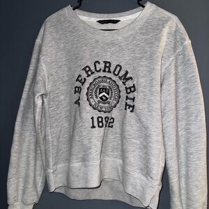 Abercrombie & Fitch Gray Crew Neck Sweater